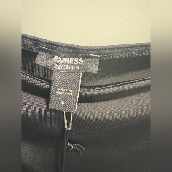 NWT Express Body Contour Women's Black Camisole Top - Picture 2 of 2